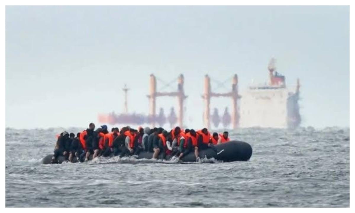 Two migrants die attempting Channel crossing to Britain