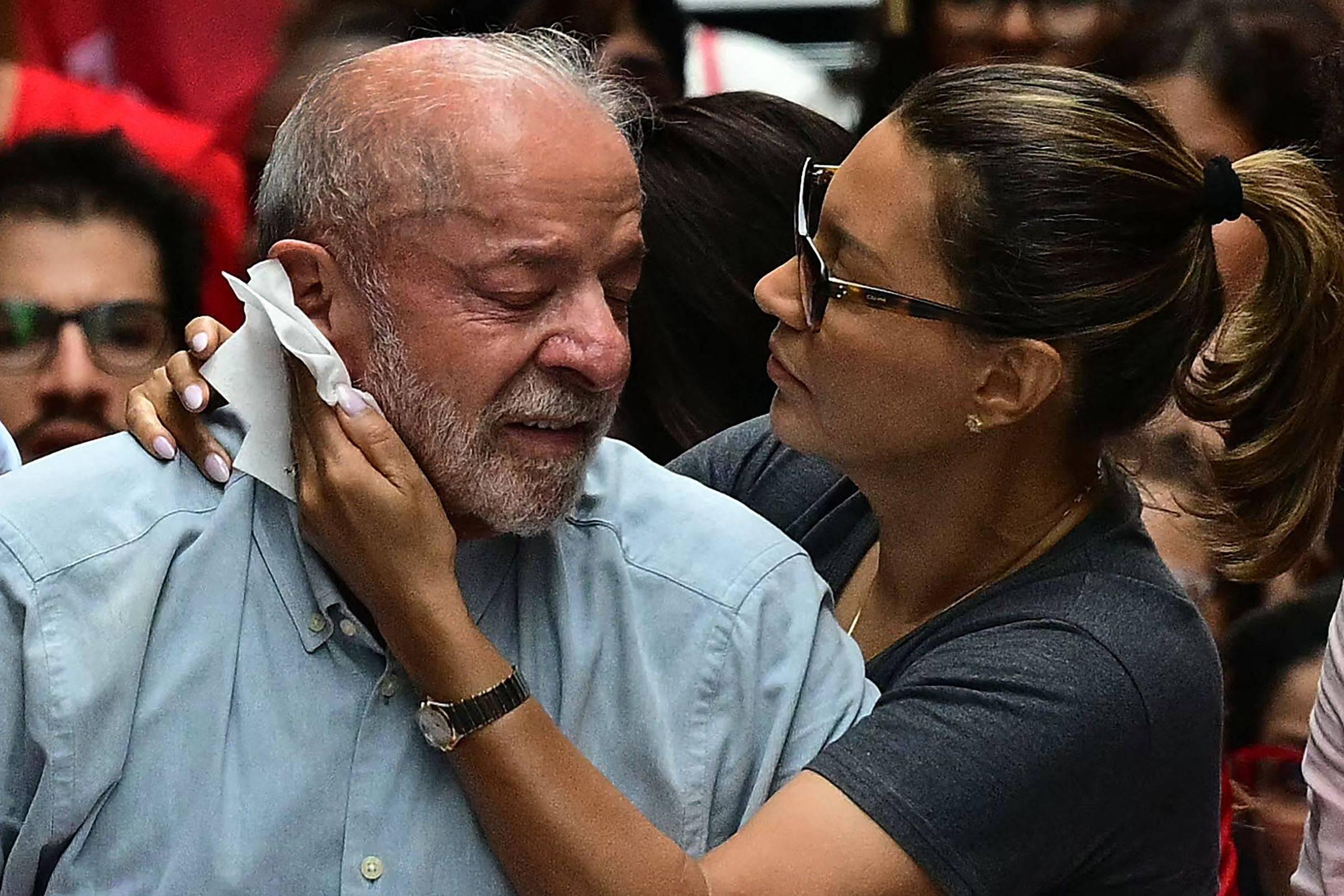 Lula comes from behind, defeats Flávio Bolsonaro and wins an unprecedented fourth term; rival refuses to concede