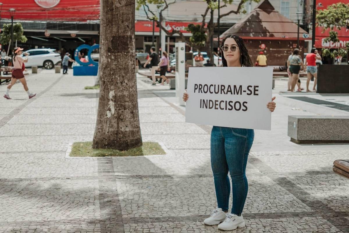 Lula and Flávio Bolsonaro supporters mobilize to sway undecided voters