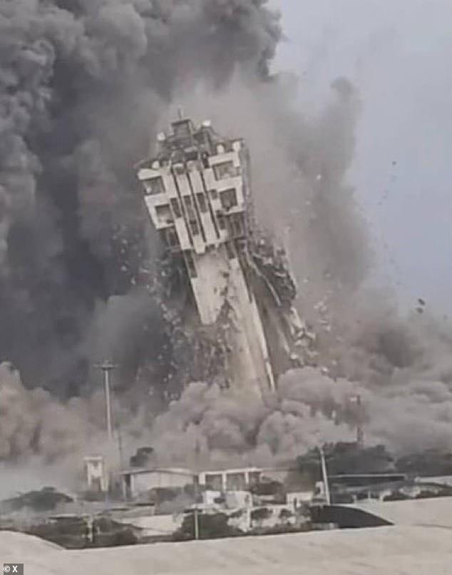 US airstrikes hit dozens of Iranian targets in sixth night of new attacks as Donald Trump insists: 'We are winning big in Iran'