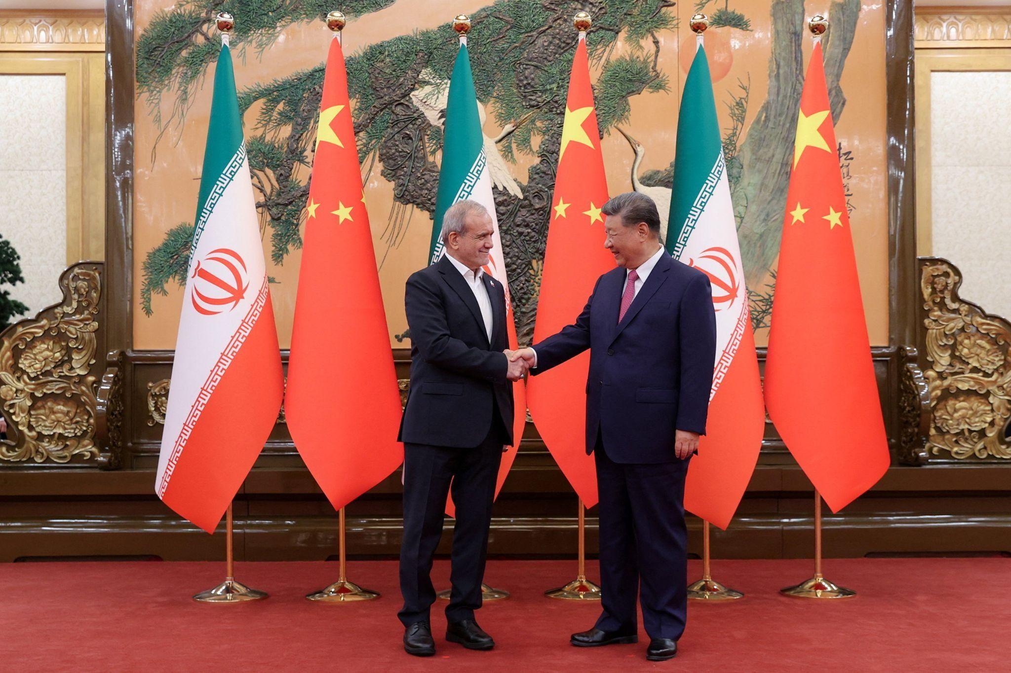 China balances diplomatic relations with Gulf states
