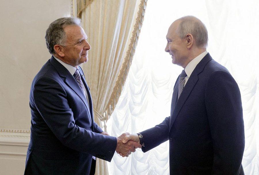 Is Vladimir Putin once again stringing Donald Trump along?
