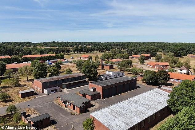 Suffolk village to hold crunch meeting over plans for Piddington-style independence referendum in protest at government plans for asylum seeker accommodation at military base