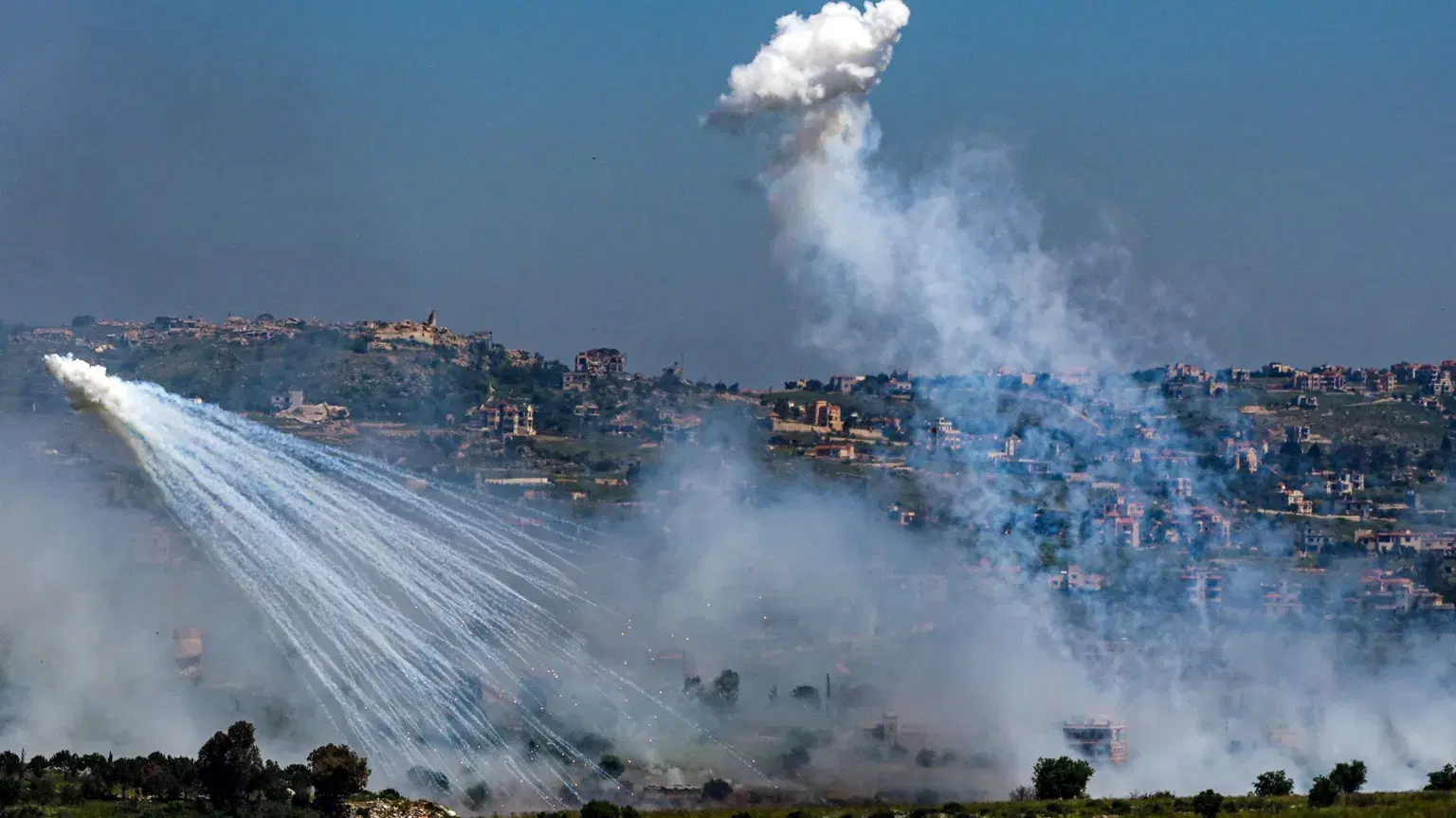 Deadly Israeli strikes on southern Lebanon despite ceasefire