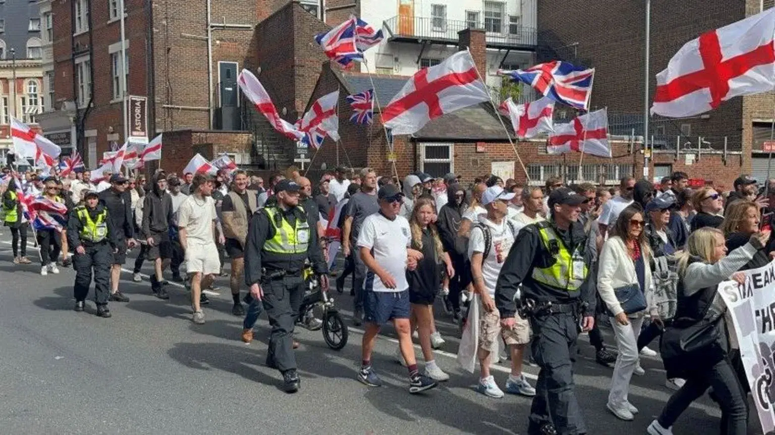Three arrests at rival protests in Portsmouth