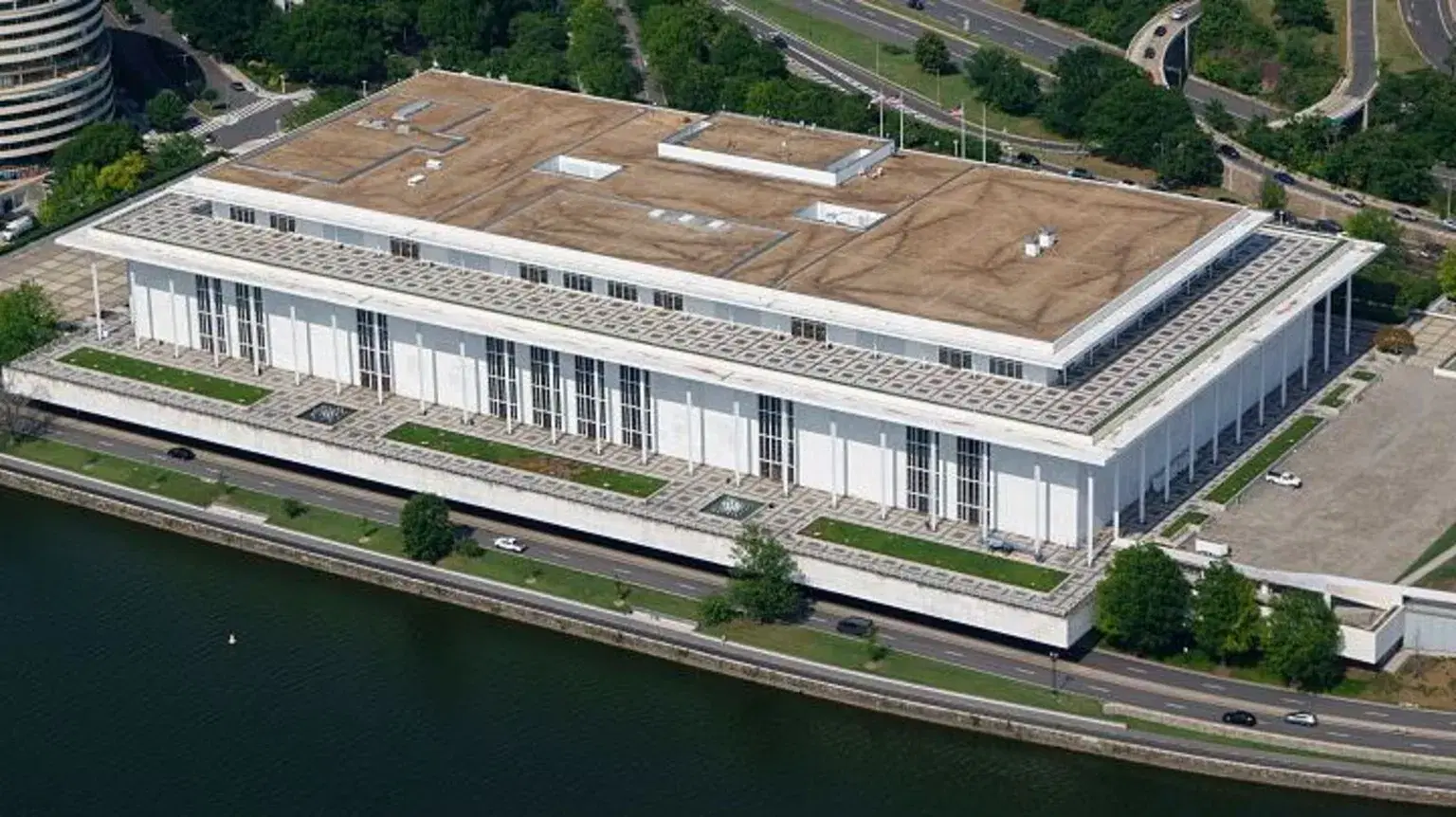 Trump officials threaten Kennedy Center demolition if court blocks renovations