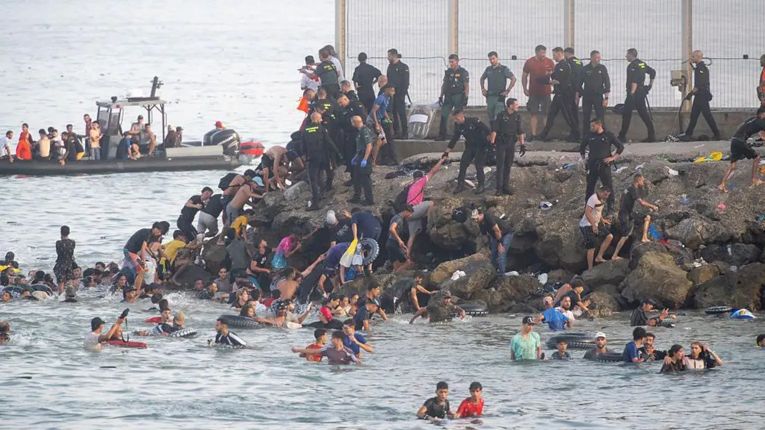 EU calls for stronger borders after Spanish migrant crossings