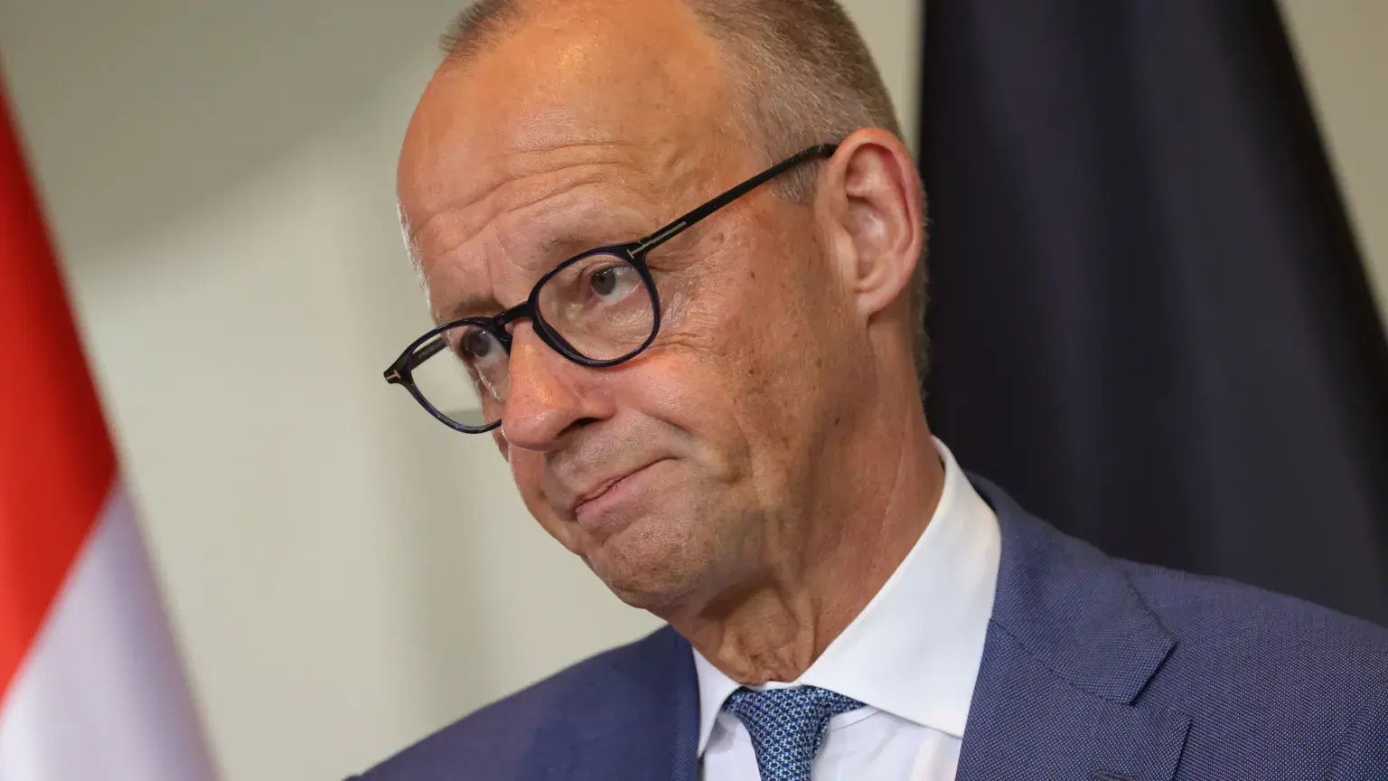 Eight German state premiers back Merz amid speculation over future