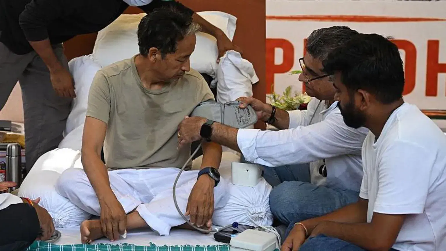 Indian activist on fast for 20 days refuses to end hunger strike