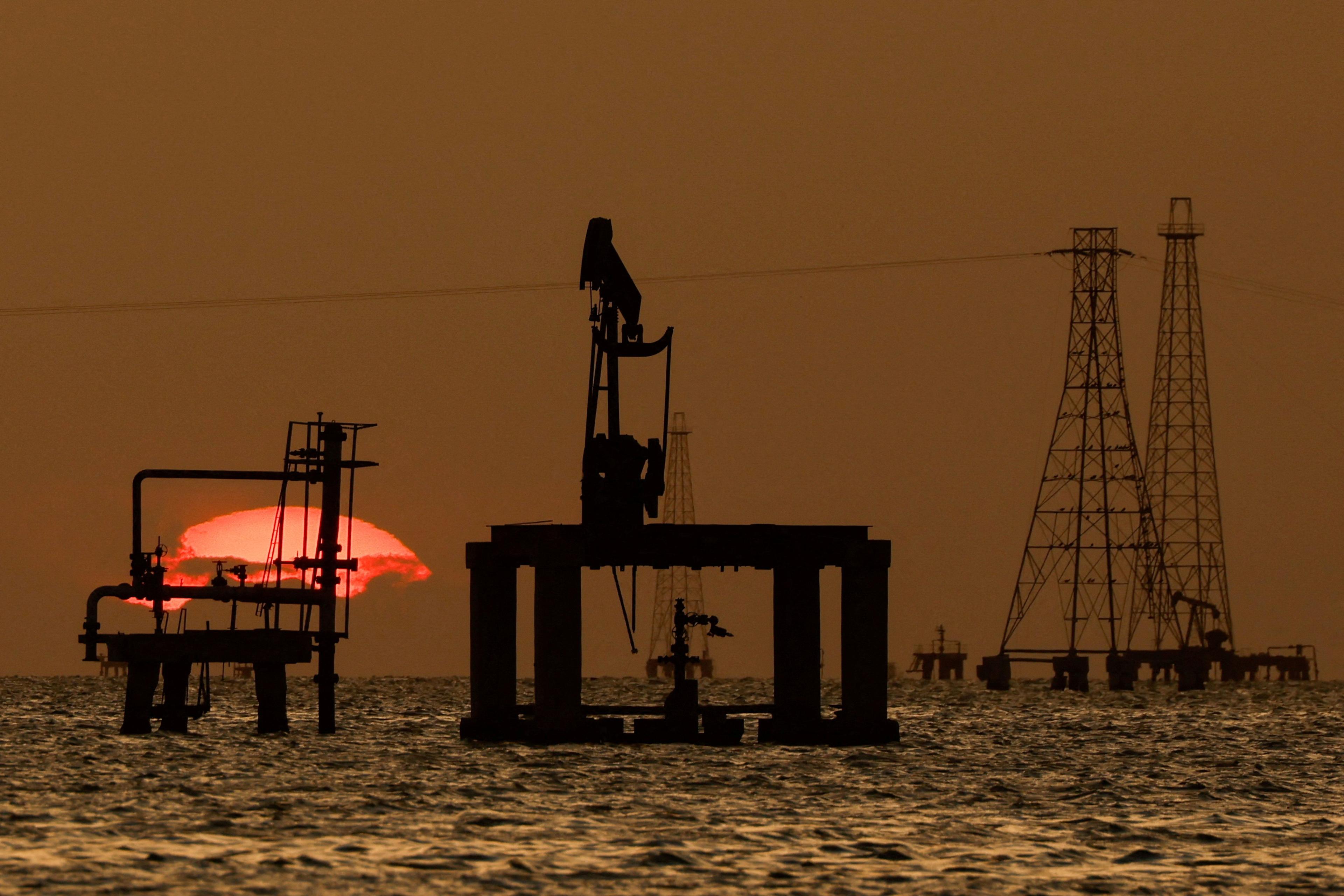 US strikes deal for 65 billion barrels of Venezuelan oil reserves