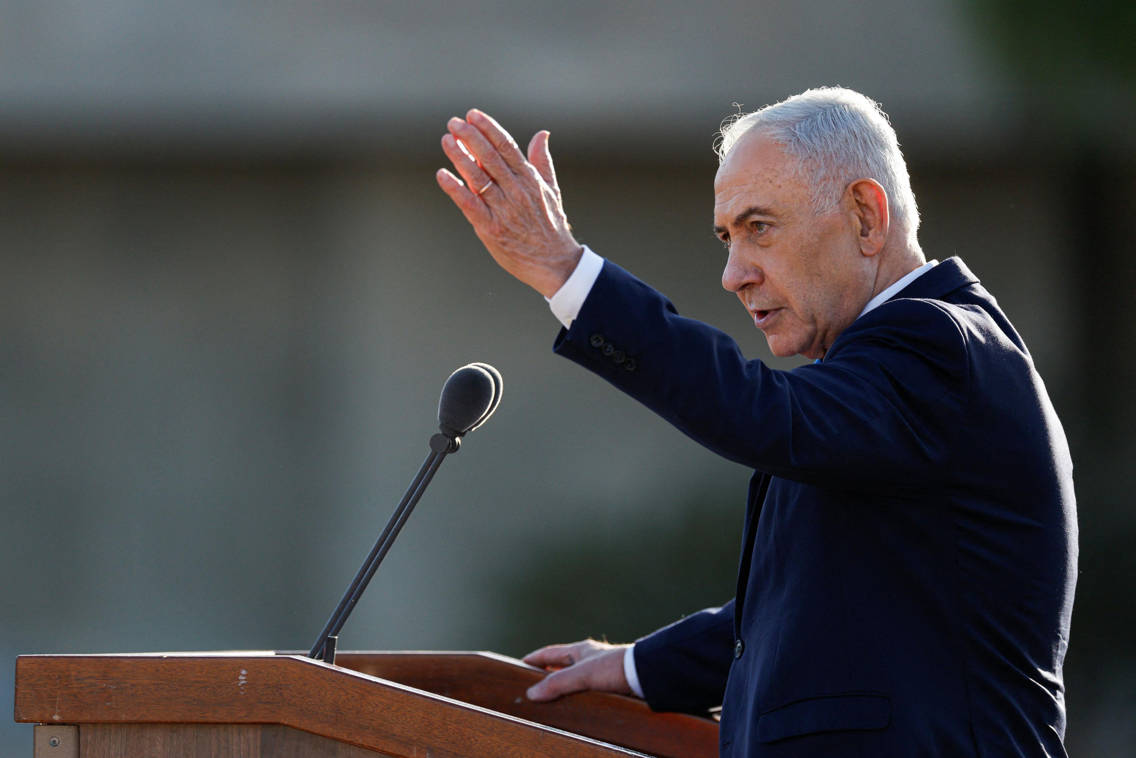 FT: Netanyahu pushing the US to bomb Iran before elections