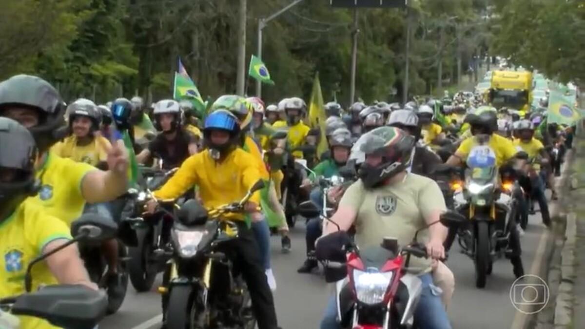 Flávio Bolsonaro campaigns in Vitória and Salvador; supporters hold rallies and motorcades in Brazilian capitals
