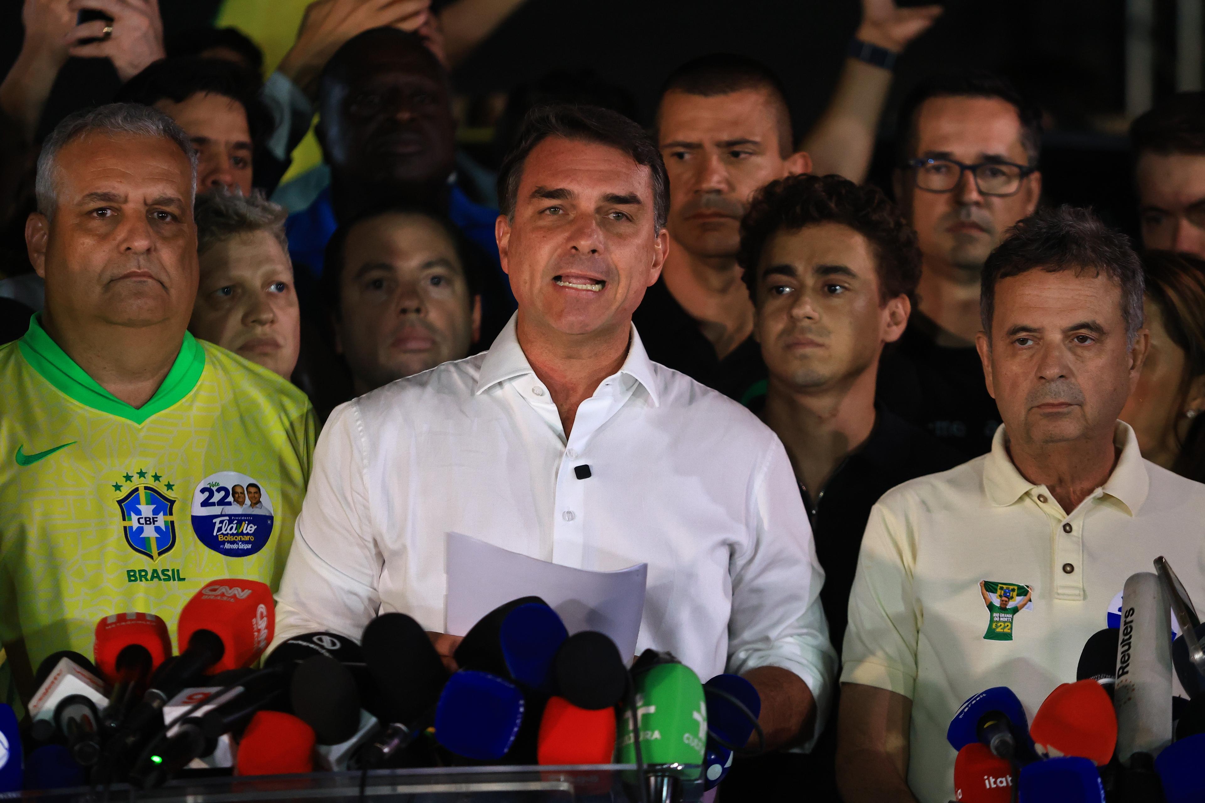 The Right was mistaken about Flávio Bolsonaro