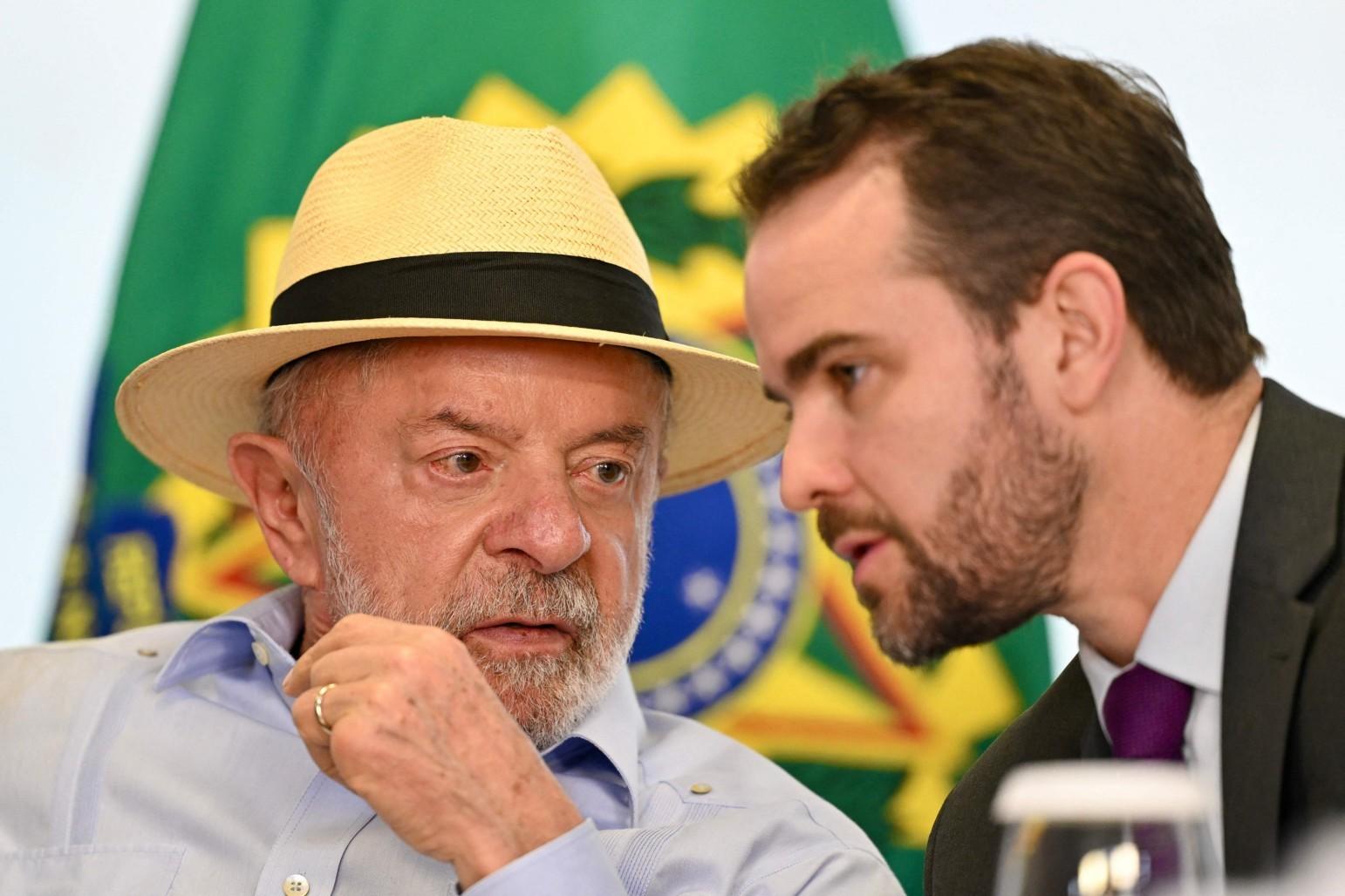 After victory, Lula faces nervous markets awaiting signals on fiscal policy and economic team