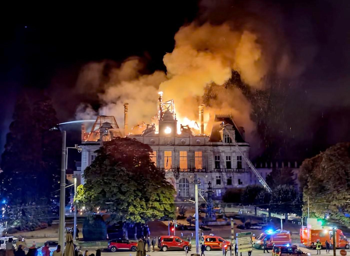 Man Arrested on Suspicion of Involvement in Fire That Destroyed Historic Town Hall in France During Protests, Says Local Press