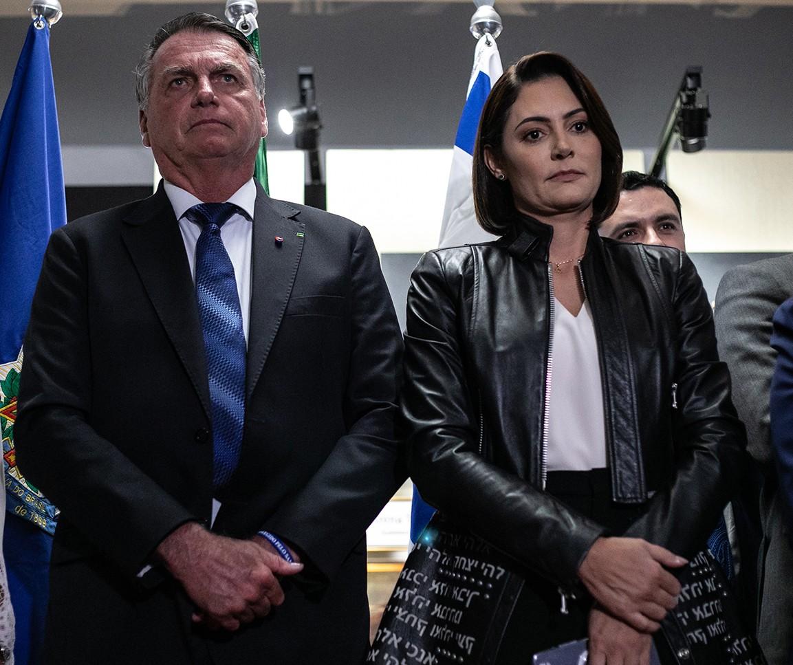 Bolsonaro clan shifts focus to Congress