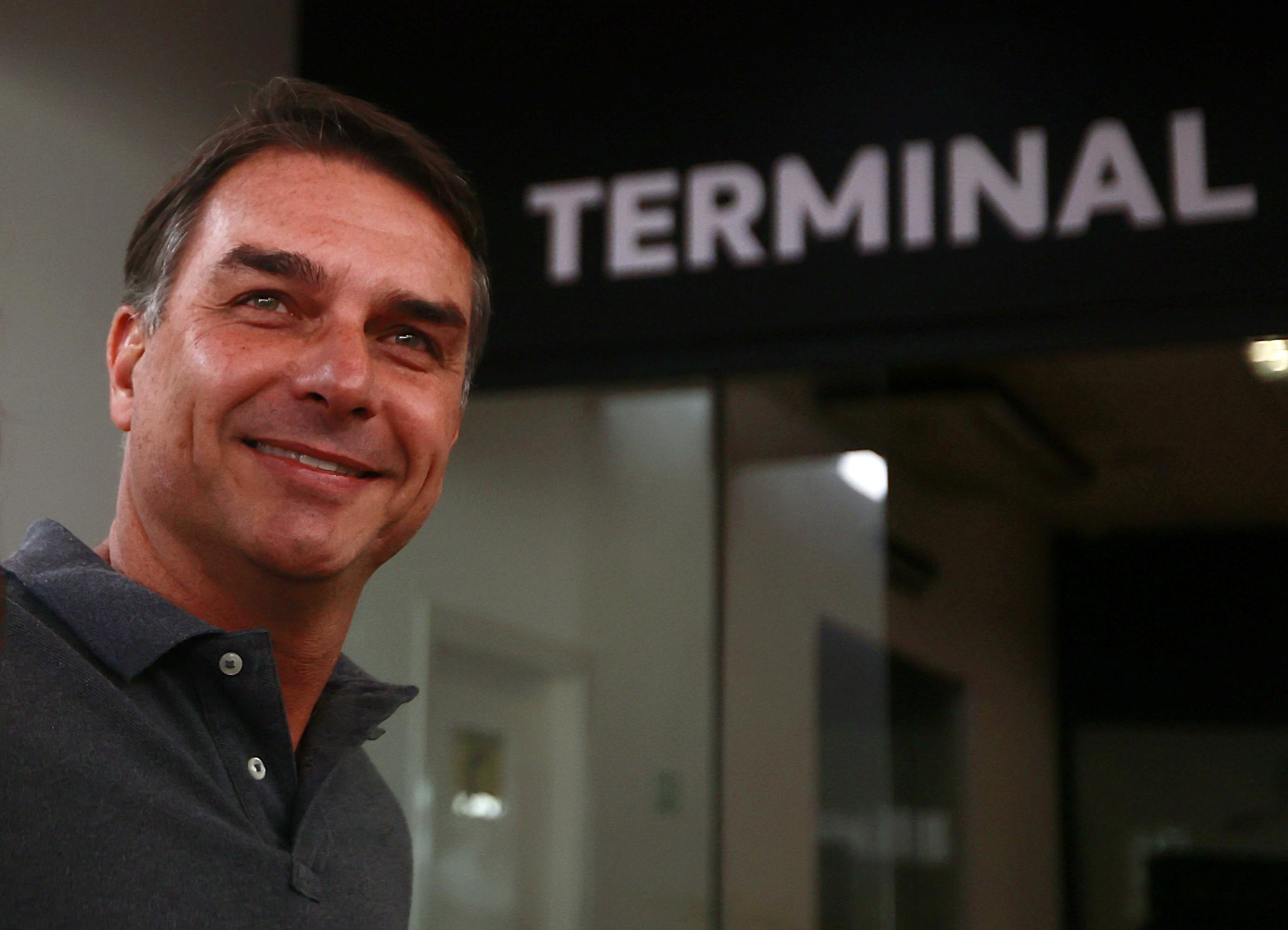 Has Flávio Bolsonaro left for the US? What we know about his possible departure from Brazil