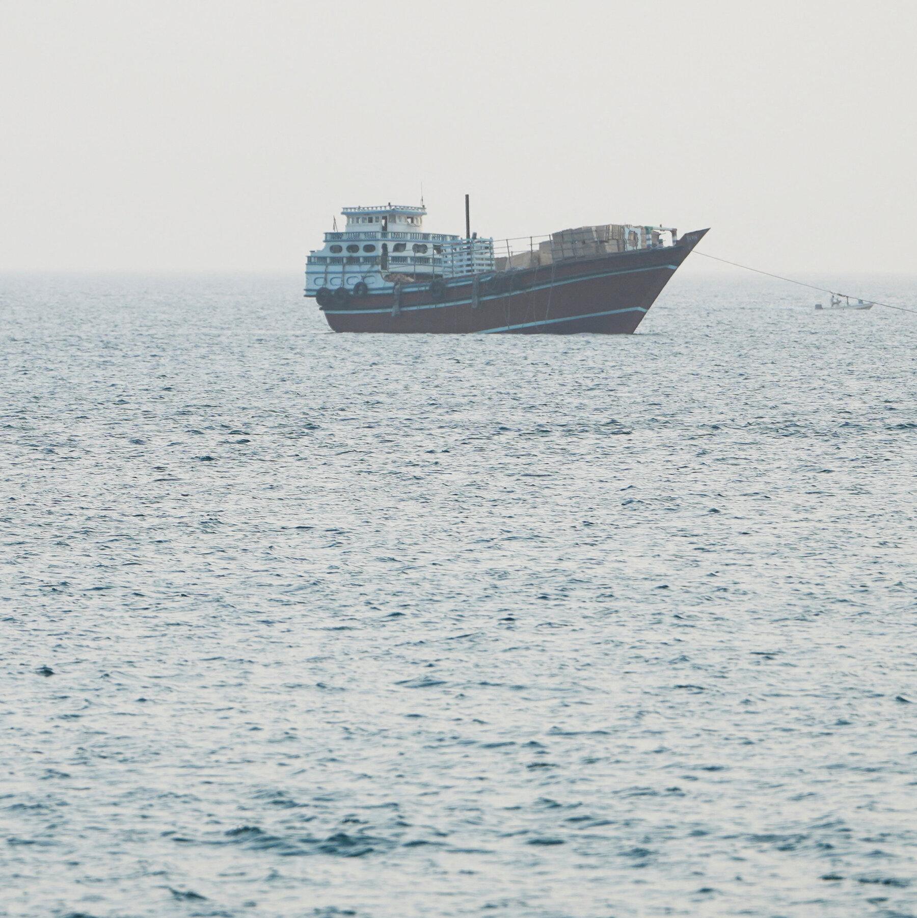 Iran War Updates: U.S. and Iran Exchange Strikes for 5th Straight Day