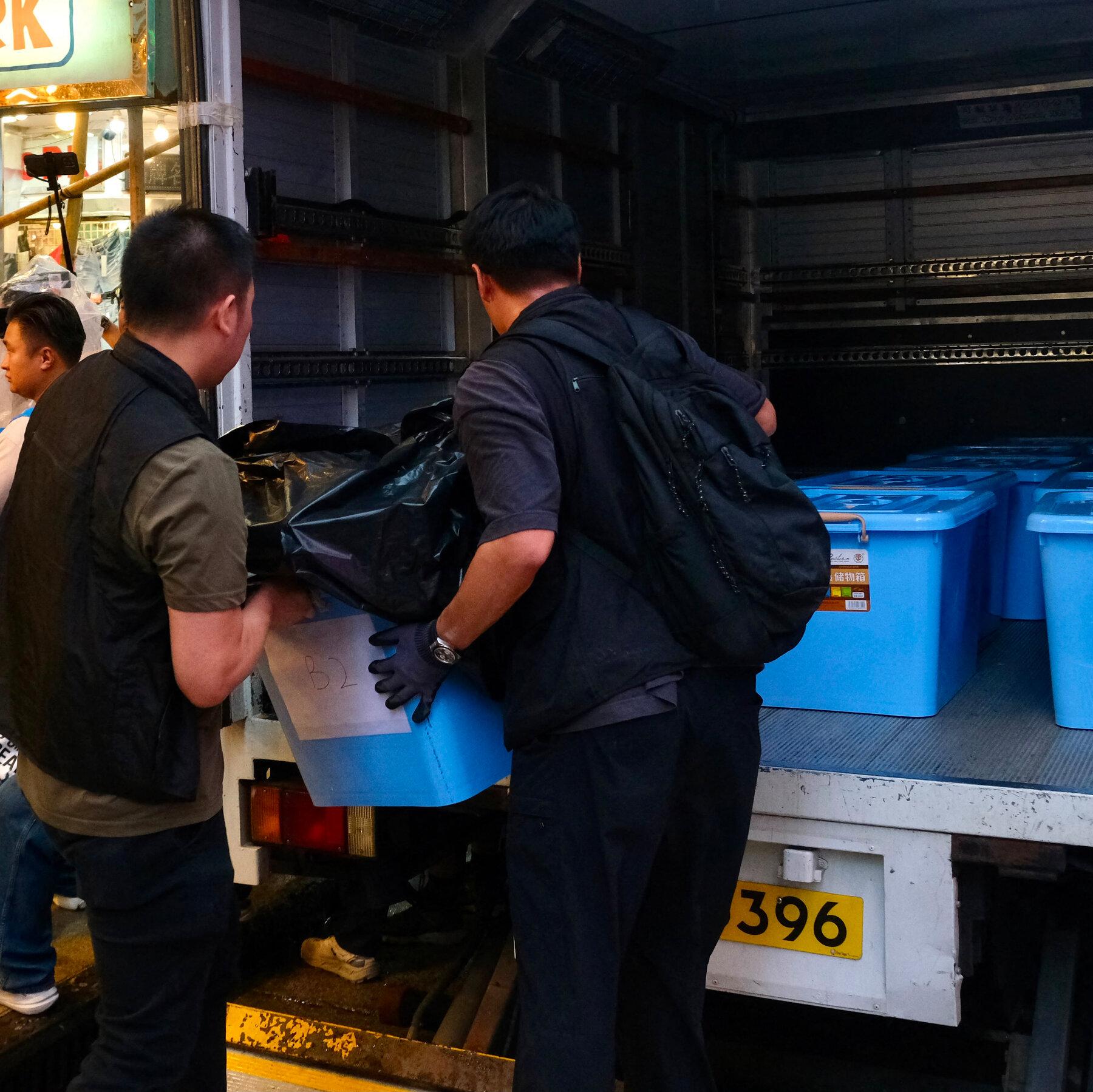 Hong Kong Police Raid Independent Bookstores and Arrest 5 People