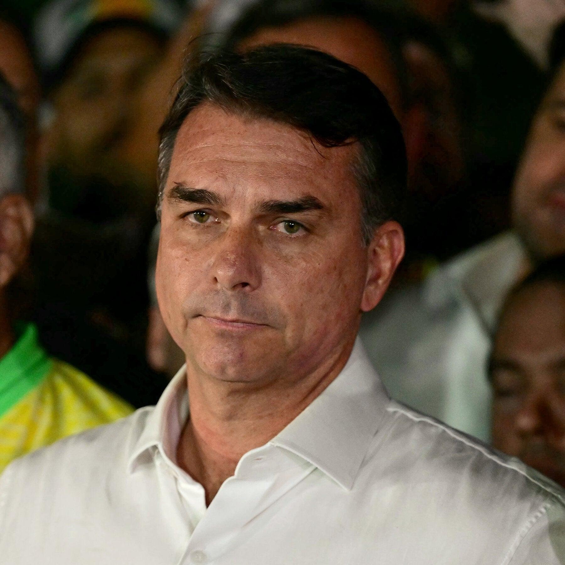 Flávio Bolsonaro Leaves Brazil for the U.S. After Election Defeat